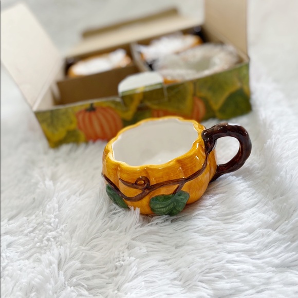 NIB Set of 4 Pumpkin Mugs - Picture 2 of 6